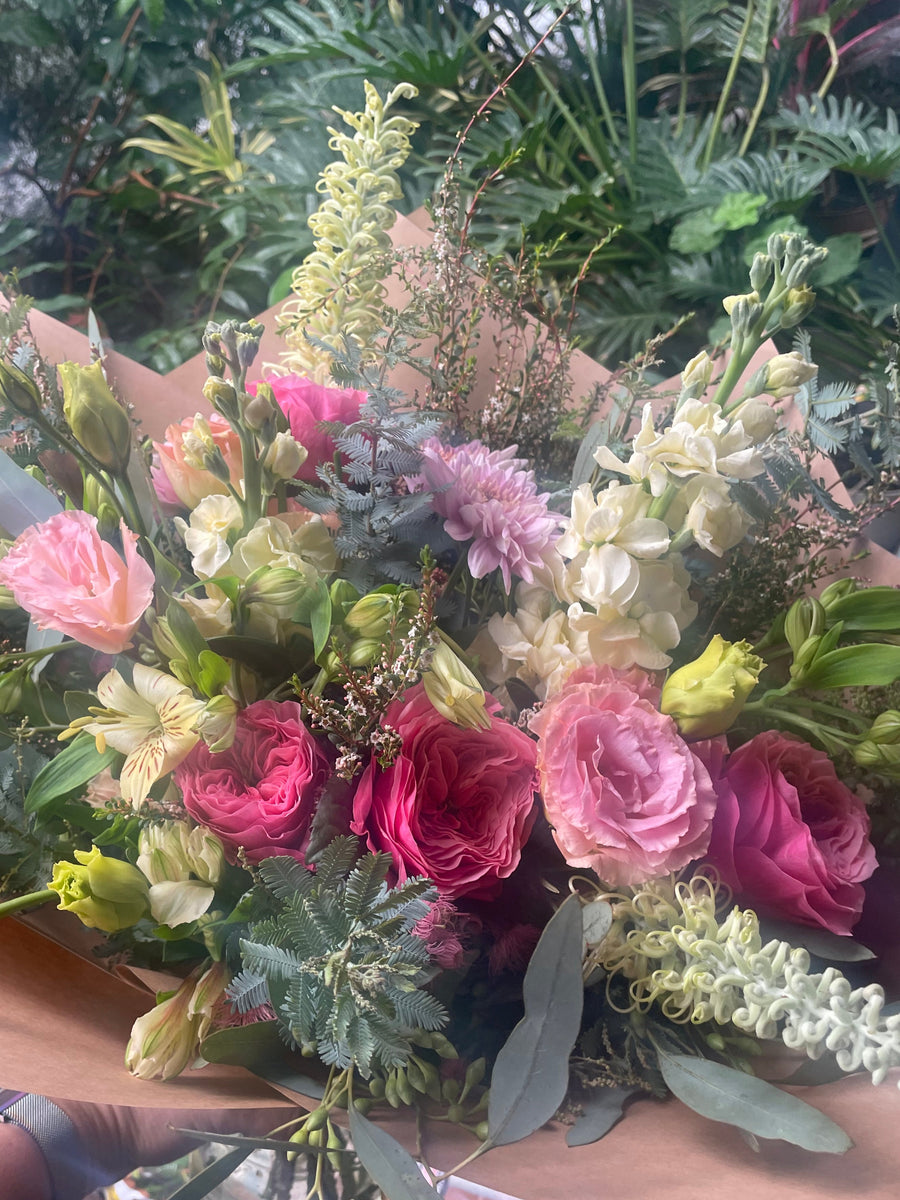 All the Mammas! Bouquet of blooms – Foraged and Fleurs